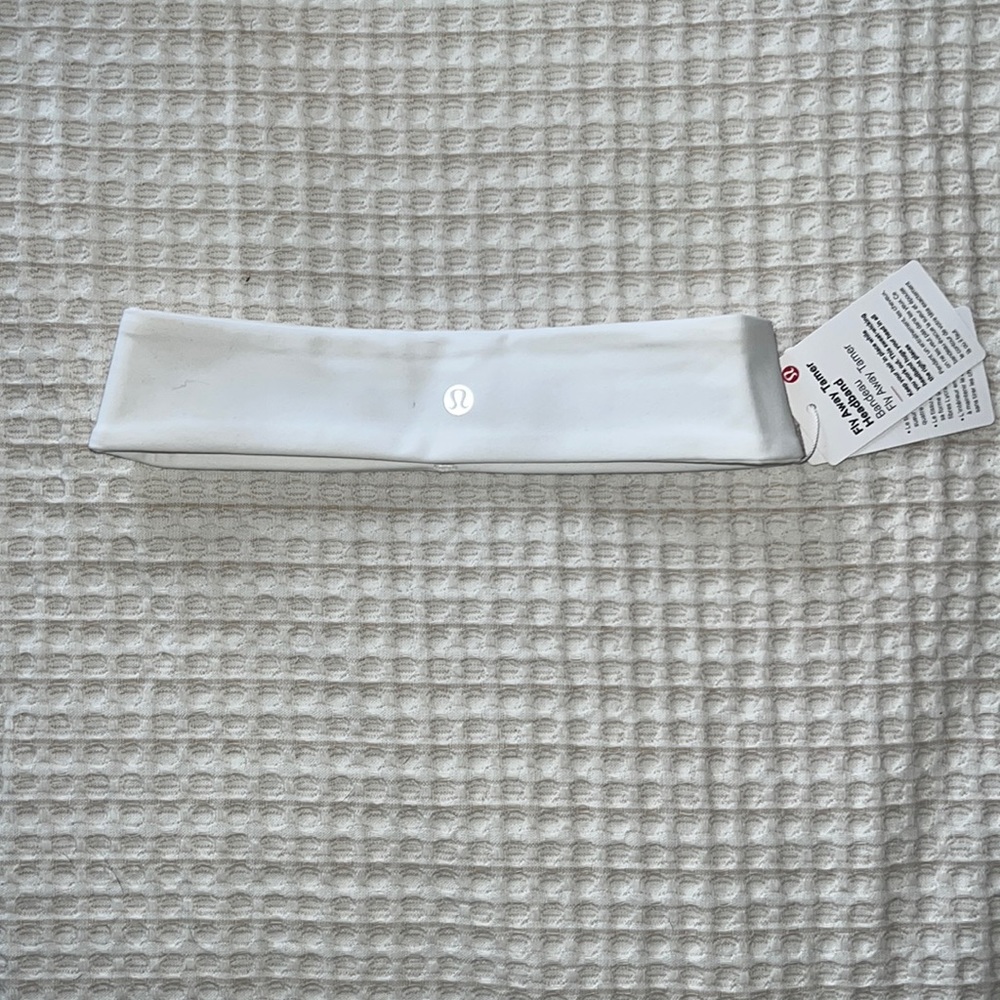 Lululemon headband! WITH TAGS ON!!